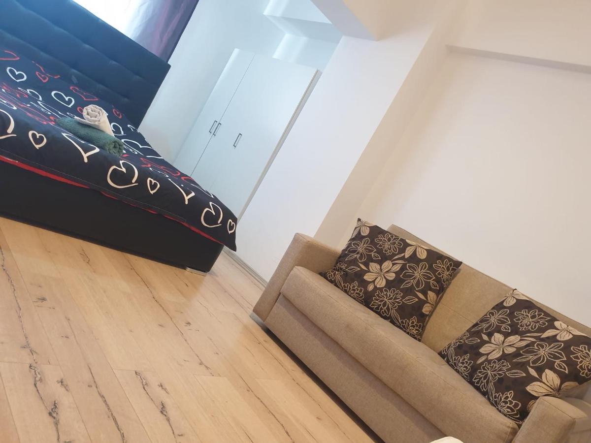 Anca House Apartment Bukares Bagian luar foto