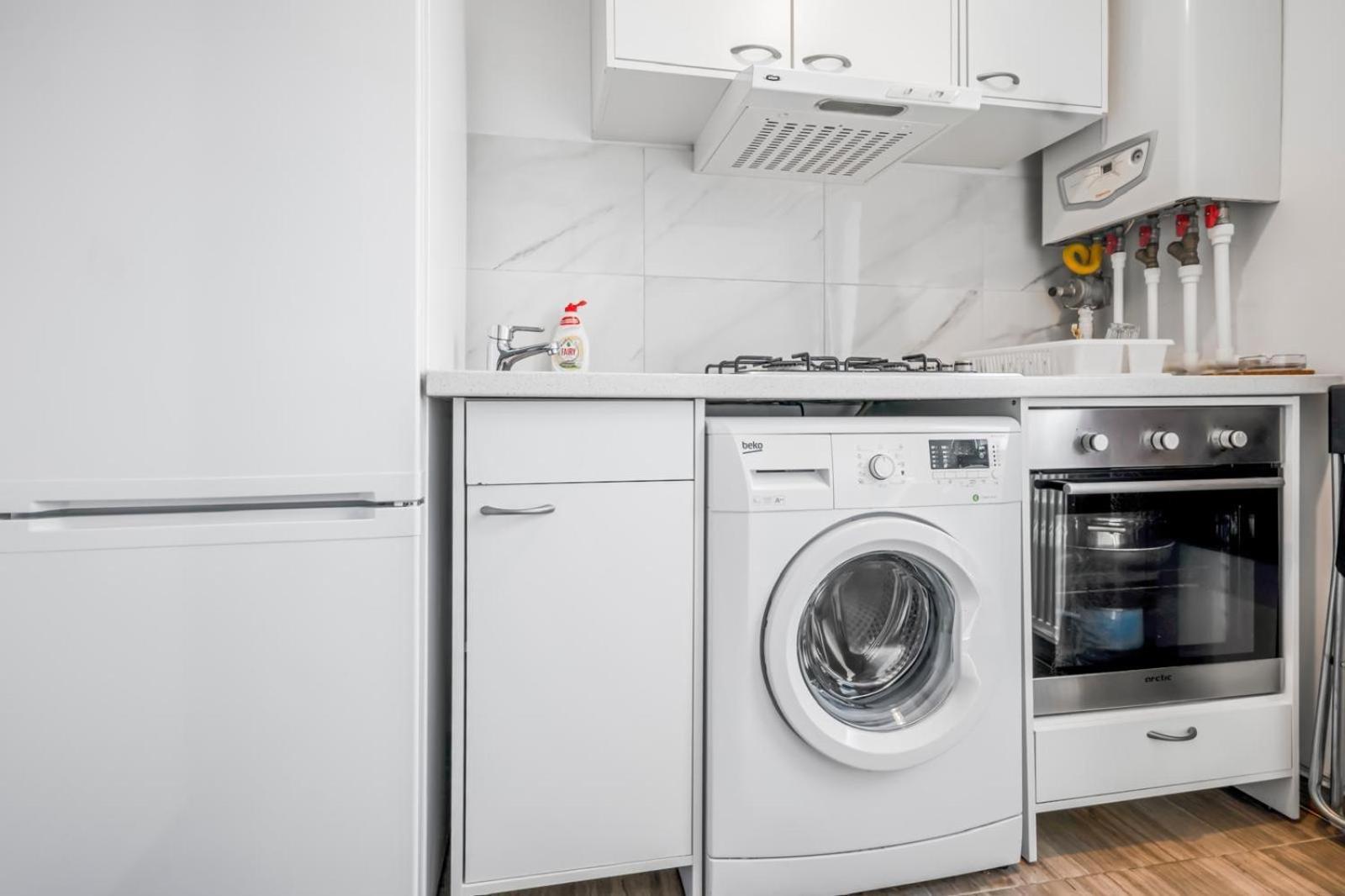 Anca House Apartment Bukares Bagian luar foto